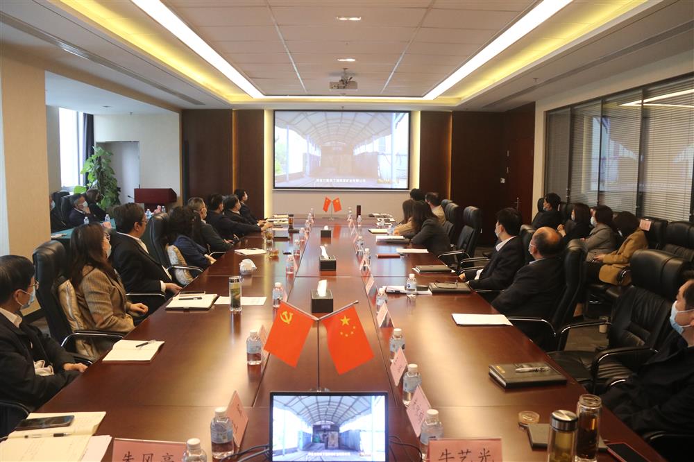 筑牢黨員干部廉潔思想防線！濟(jì)南產(chǎn)發(fā)集團(tuán)組織觀看警示教育片